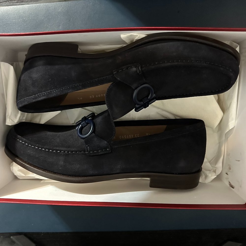 Ferragamo ROLO Gancini Bit Dark Blue Suede Men Dress Slip-On Loafers - Size 9.5